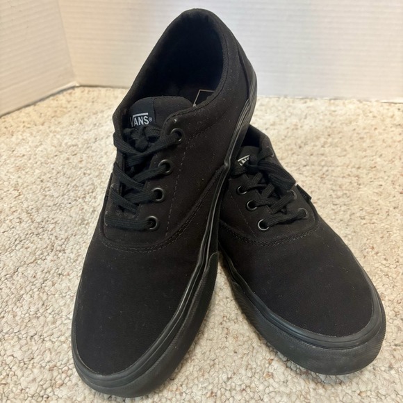 VANS Off the Wall - All Black Classic Lace up Sneakers Size Women 9.5 - Picture 3 of 10